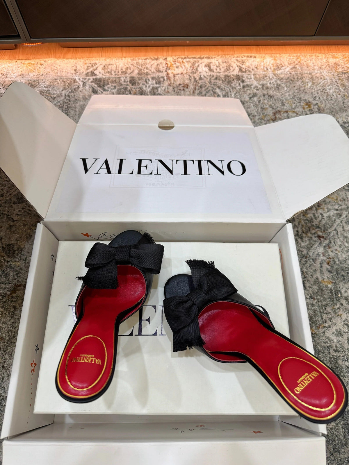VT 26s Slide Sandals 105 Black Red Cowhide 709642