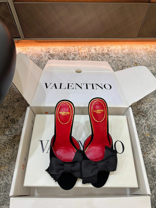VT 26s Slide Sandals 105 Velvet Sheepskin 709644
