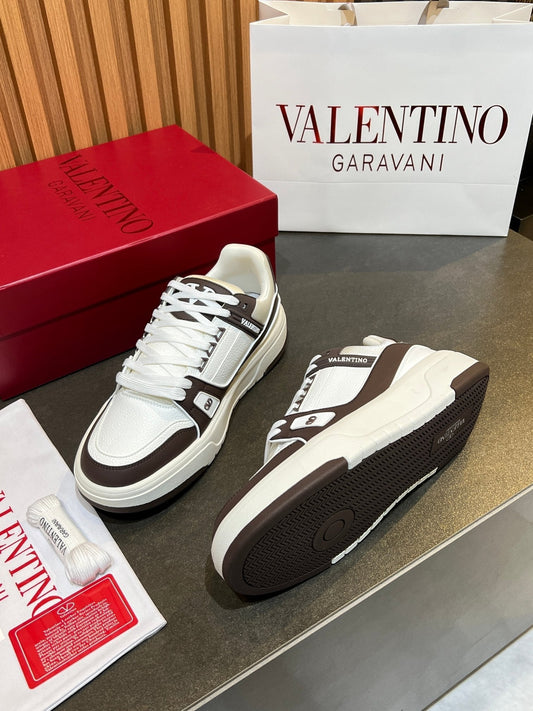 VT 25S Couple Sneakers White Black Calfskin 563116