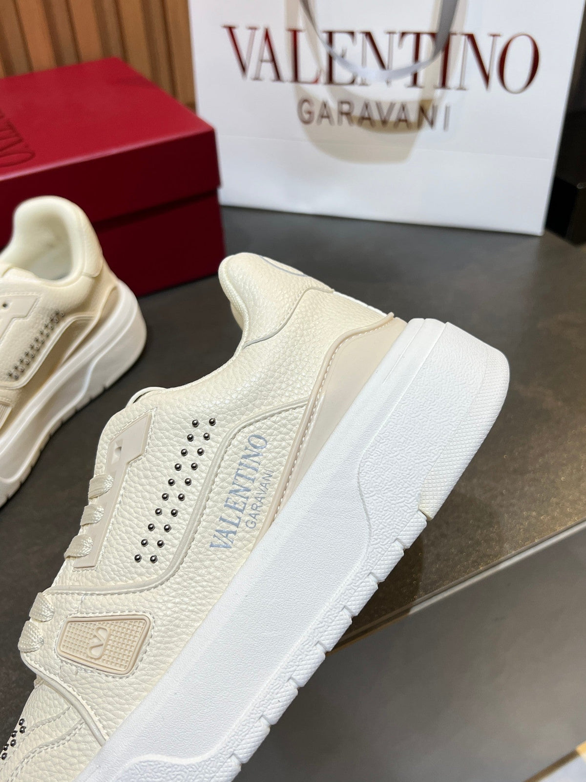 VT 26s Upvillage Trainers Off White Cream Leather Studded 105519