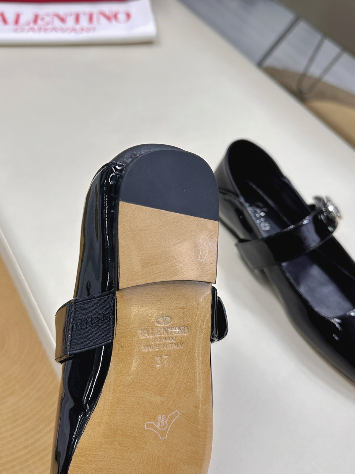 VT VLOGO LOCKER BLACK PATENT LEATHER 30733