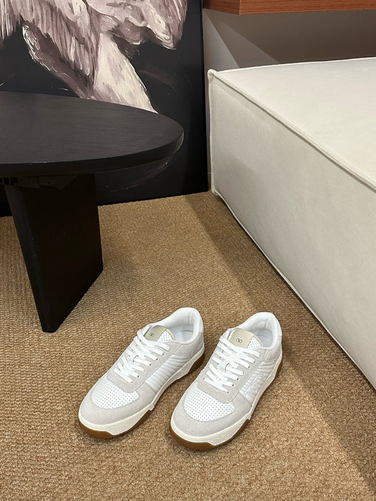 VLogo Upvillage Low-Top Sneakers White Grey Suede Leather 691441