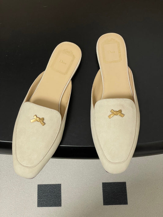 CD 26 Baby Bow Flat Mule Rope Beige Cowhide Sheepskin Suede 632594