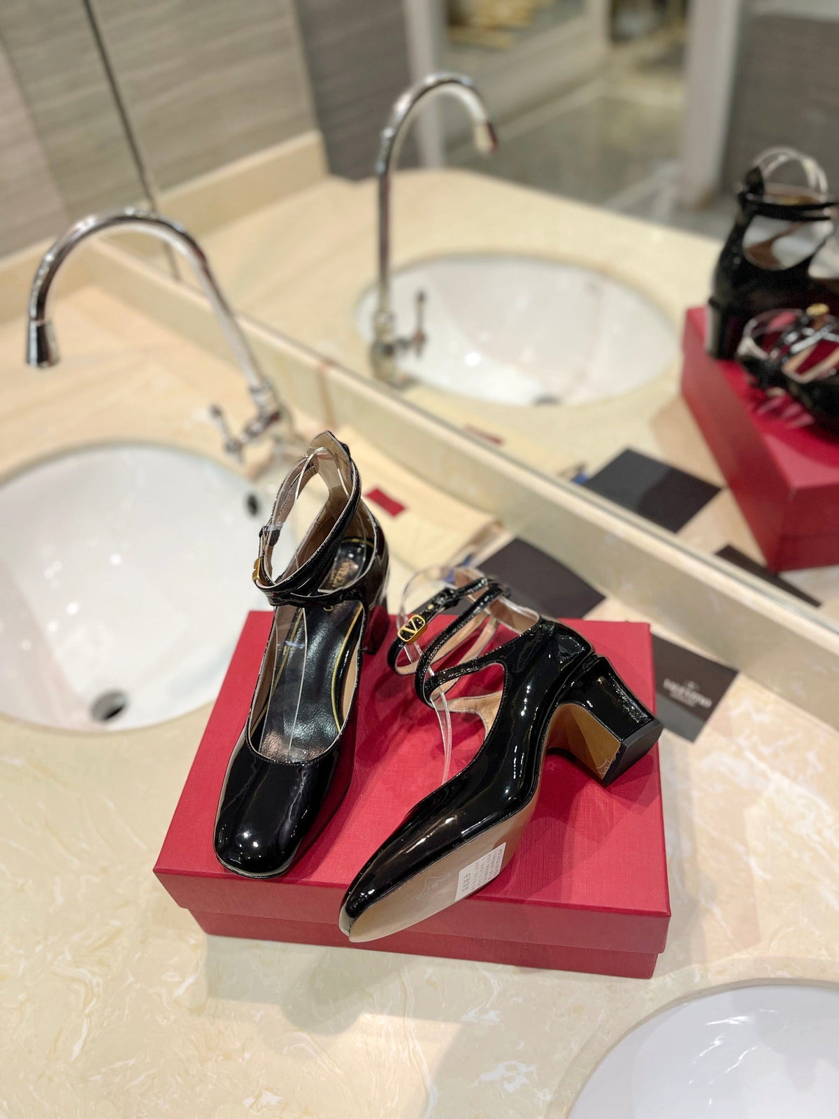 VT 26s VLogo Block Heels Black Patent Leather 985374