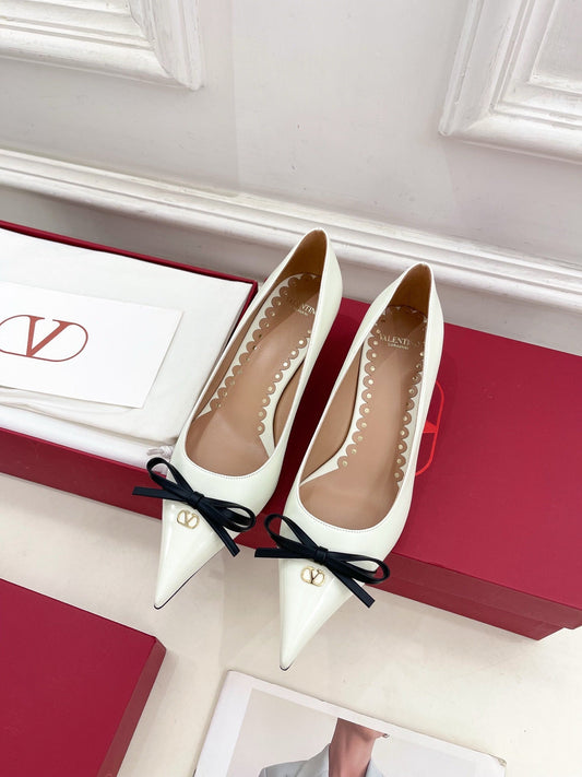 VT 25 Bepointy Pump 4.5cm White Lambskin 325526