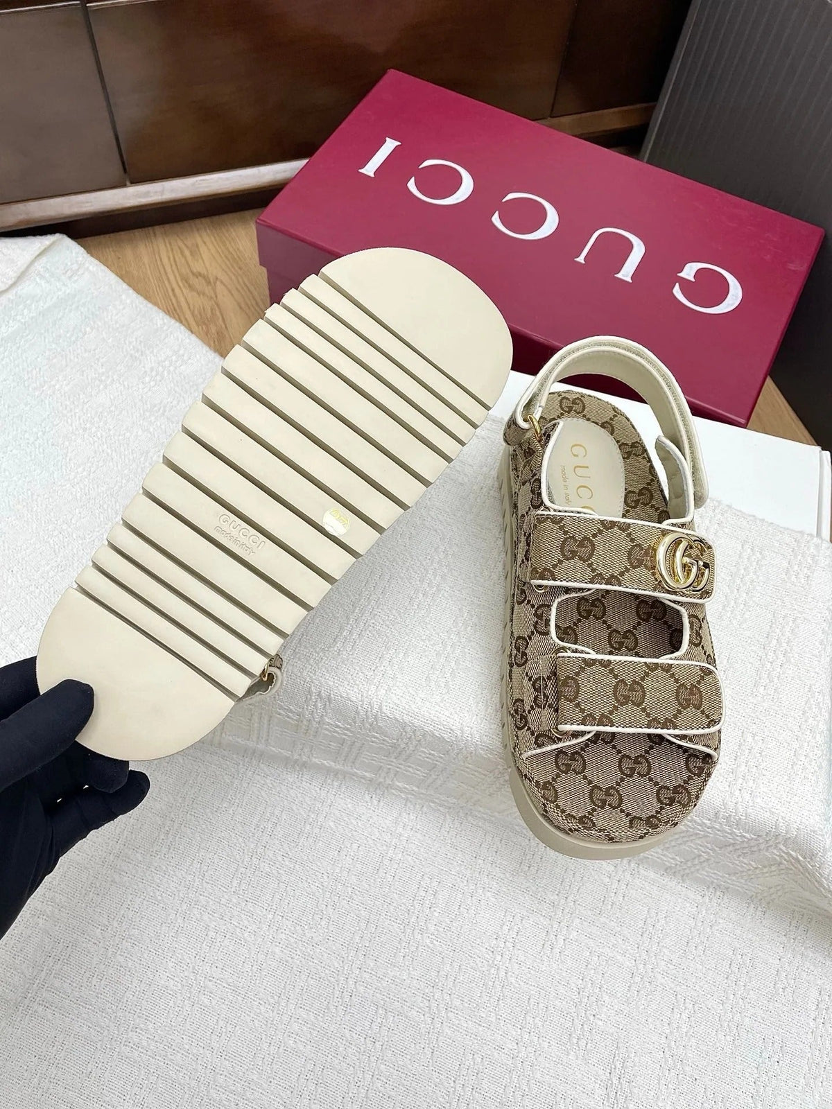 GG CLASSIC SANDALS 25S IN BEIGE FABRIC WITH GOLD HARDWARE