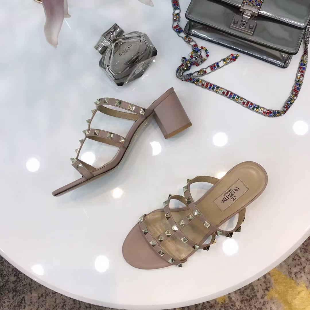 VT Rockstud Slide Sandals Nude Leather