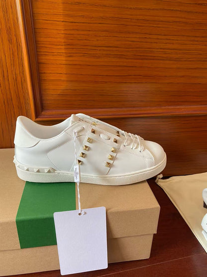 Valen Garavani Rockstud Untitled  Flap Sneaker White Calfskin