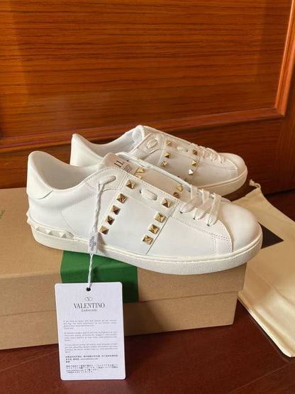 Valen Garavani Rockstud Untitled  Flap Sneaker White Calfskin