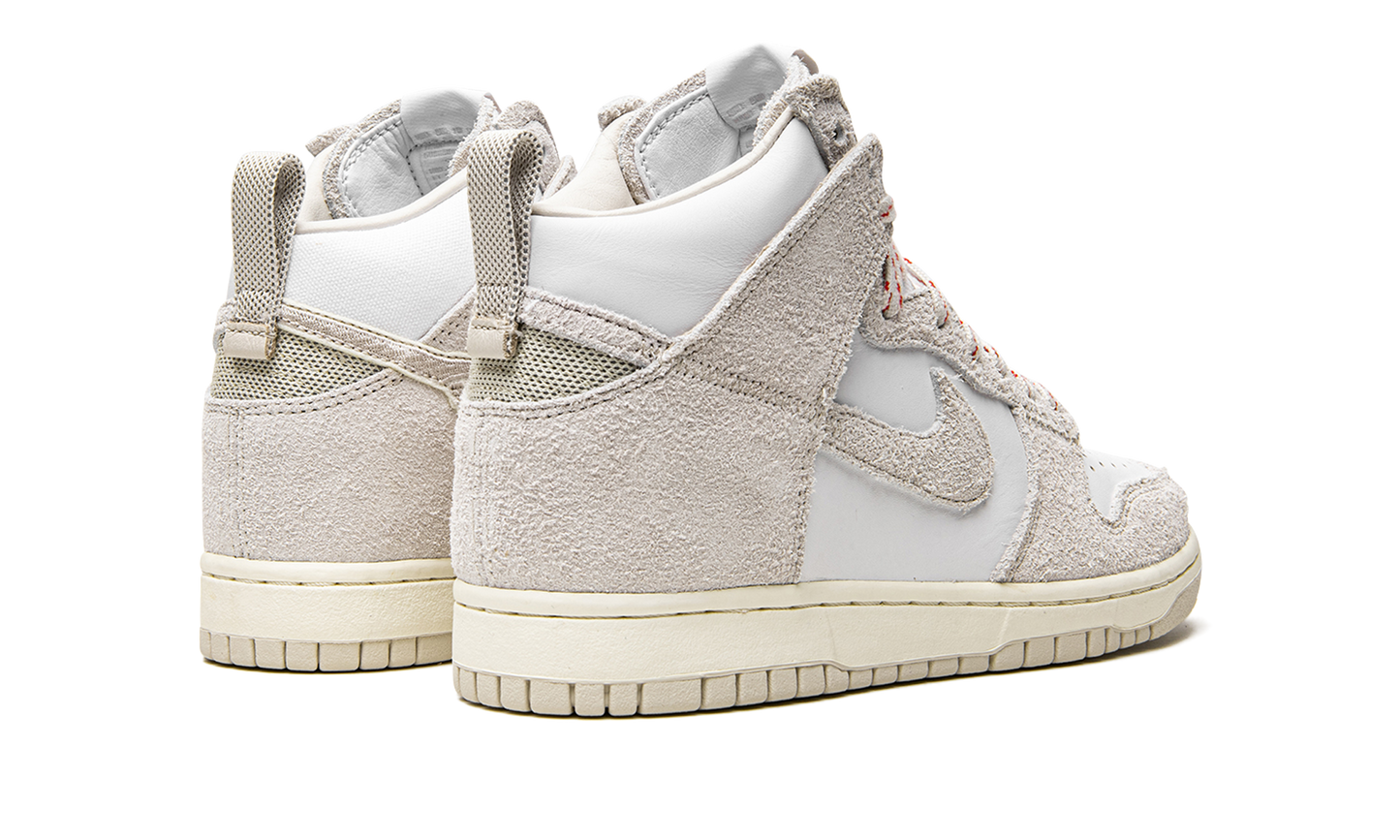 Dunk High SP "Notre - Light Orewood Brown" CW3092 100