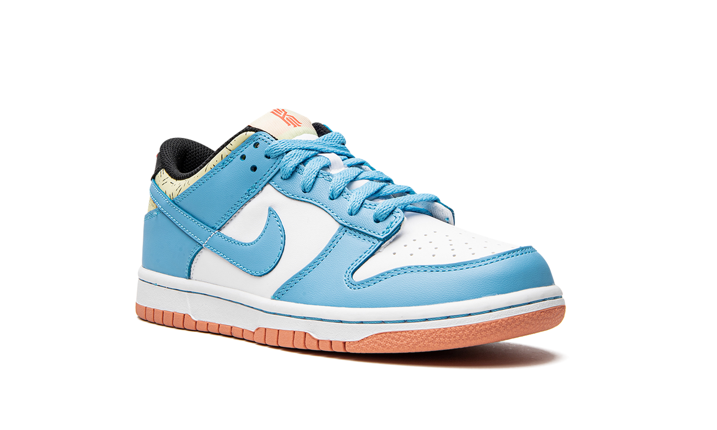 DUNK LOW SE KYR (GS) "Kyrie Irving - Baltic Blue" DN4179 400