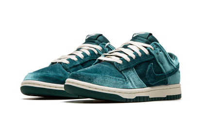 DUNK LO MNS WMNS "Green Velvet" DZ5224 300