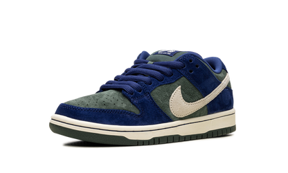 SB Dunk "Deep Royal Blue" HF3704 400