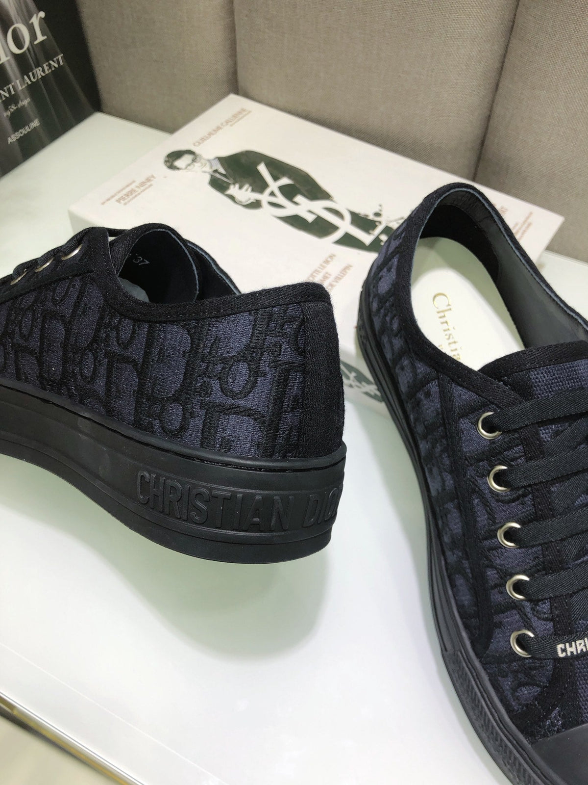 CD 26s Walk'n'Dior Sneaker Green Oblique Embroidered Cotton 966642
