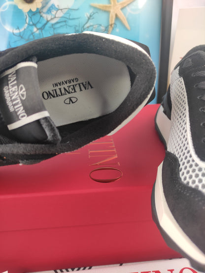 Lace And Mesh Lacerunner Sneaker In Black Mix White 994621