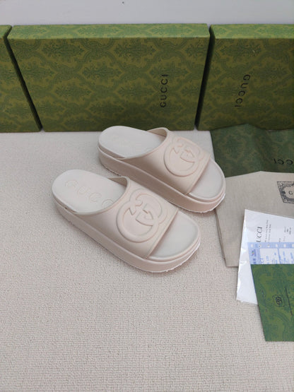 GG Lide Sandal With Interlocking Cream Rubber 788124
