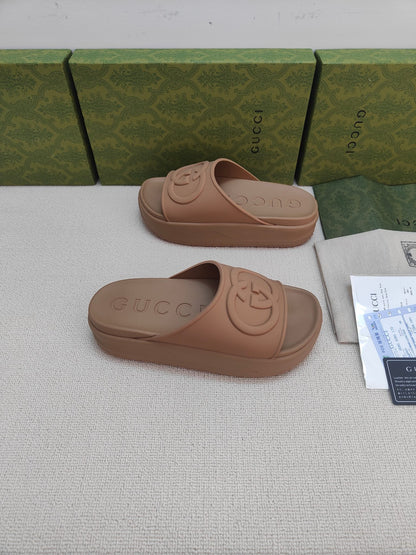 GG Lide Sandal With Interlocking Brown Rubber 788127