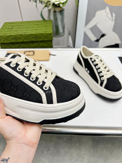 GG Low Top Sneakers 50mm Black White Canvas 457428