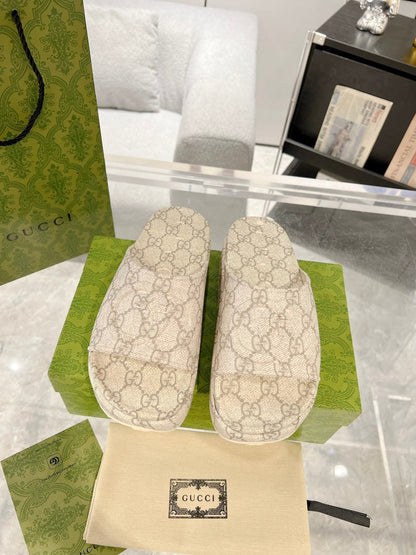 GC 25 Interlocking G 50mm Slide Sandal Monogram Beige Cowhide 292388