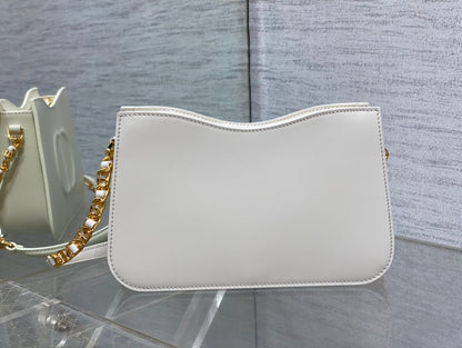 HOBO SIGNATURE 23  BAG IN WHITE LAMBSKIN