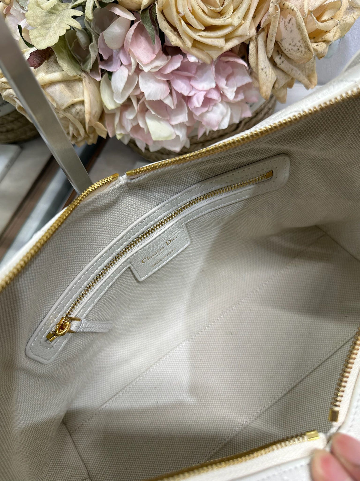 CD Medium Dior Voyage Bag 28cm White Macrocannage Calfskin 288631