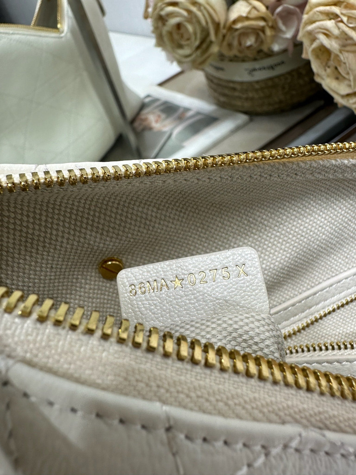 CD Medium Dior Voyage Bag 28cm White Macrocannage Calfskin 288631