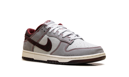 Dunk Low Retro SE "Pure Platinum / Wolf Grey / Team Red / Burgundy Crush" IH1942 001