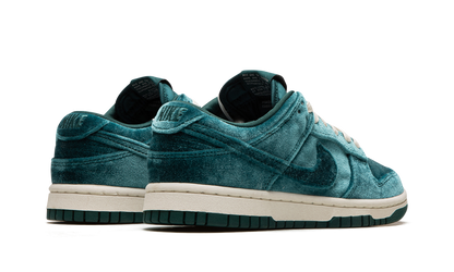 DUNK LO MNS WMNS "Green Velvet" DZ5224 300