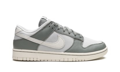 Dunk Low Retro PRM "Mica Green" DV7212 300