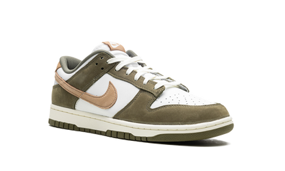 Dunk Low "Medium Olive" FQ8250 200