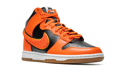 Dunk High "Chenille - Safety Orange" DR8805 002
