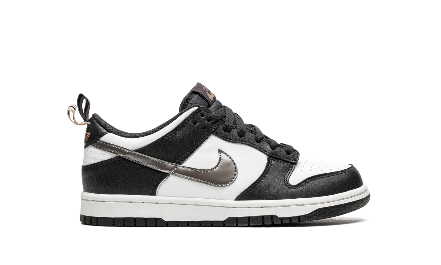 Dunk Low "Black White Metallic" DH9764 001