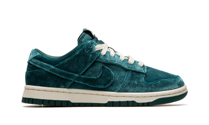 DUNK LO MNS WMNS "Green Velvet" DZ5224 300