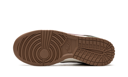 Dunk Low Retro "Gorge Green / Team Red" FB7160 161