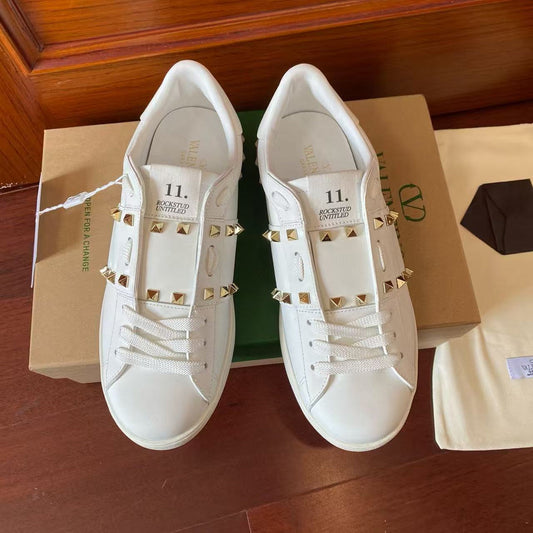 Valen Garavani Rockstud Untitled  Flap Sneaker White Calfskin