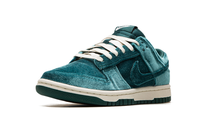 DUNK LO MNS WMNS "Green Velvet" DZ5224 300