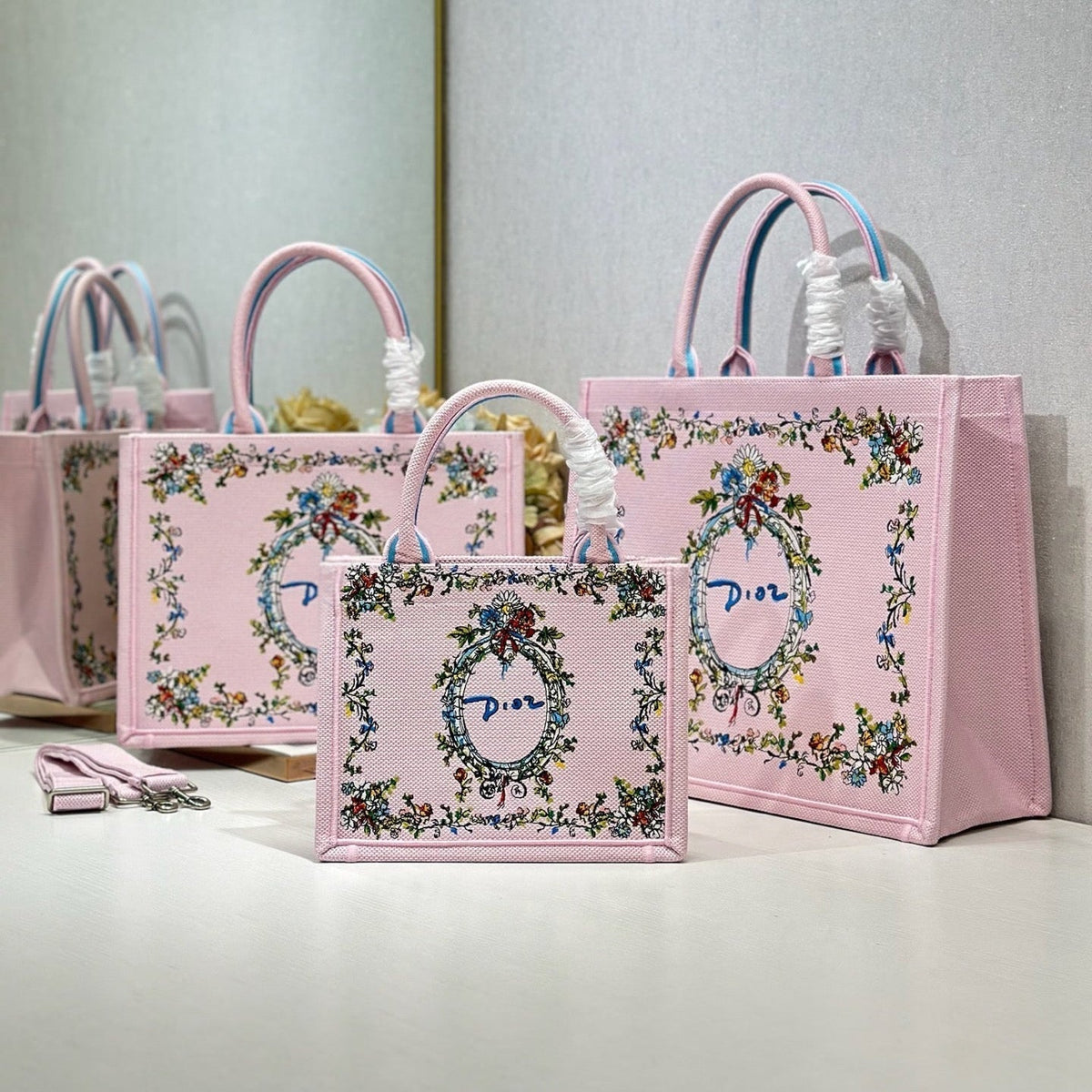 CD Medium Dioriviera Book Tote Pink Embroidered Canvas 158040