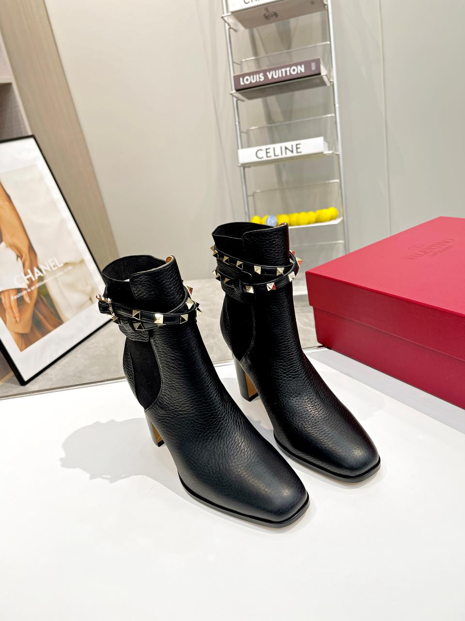 Valentino Garavani Rockstud Ankle Boots Black Cowhide