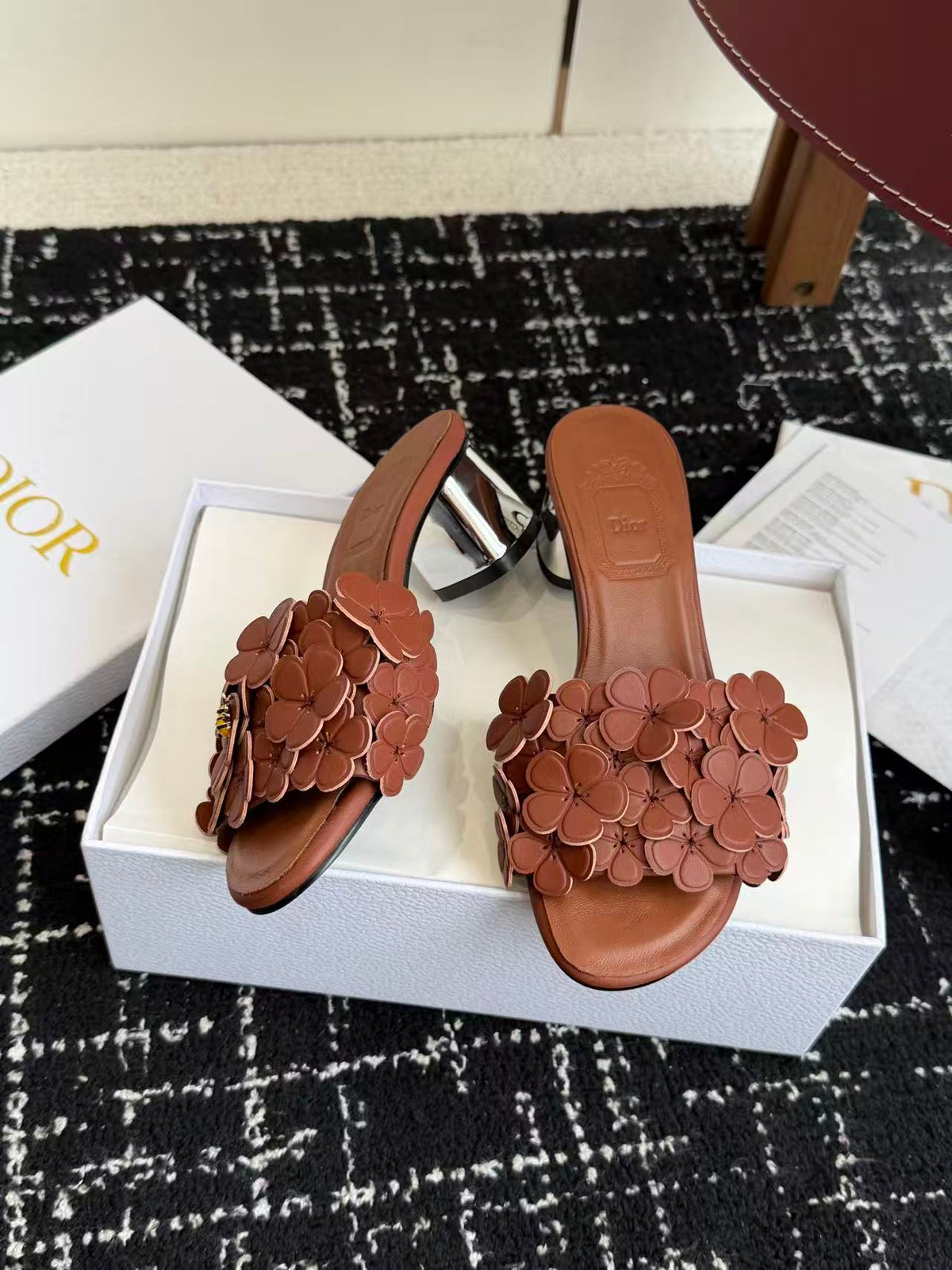 CD Bloom Mules 4.5CM Brown Leather Flowers Bee Accent 966854