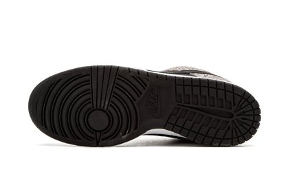 SB Dunk Low Pro "Supreme - Black Cement" 304292 131