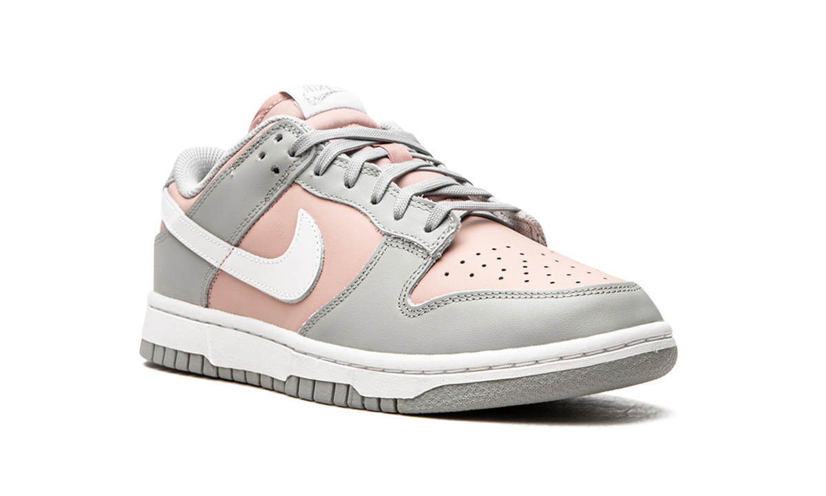 DUNK LO MNS WMNS "Soft Grey / Pink" DM8329 600
