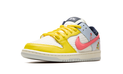 SB Dunk Low "Be True" DX5933 900