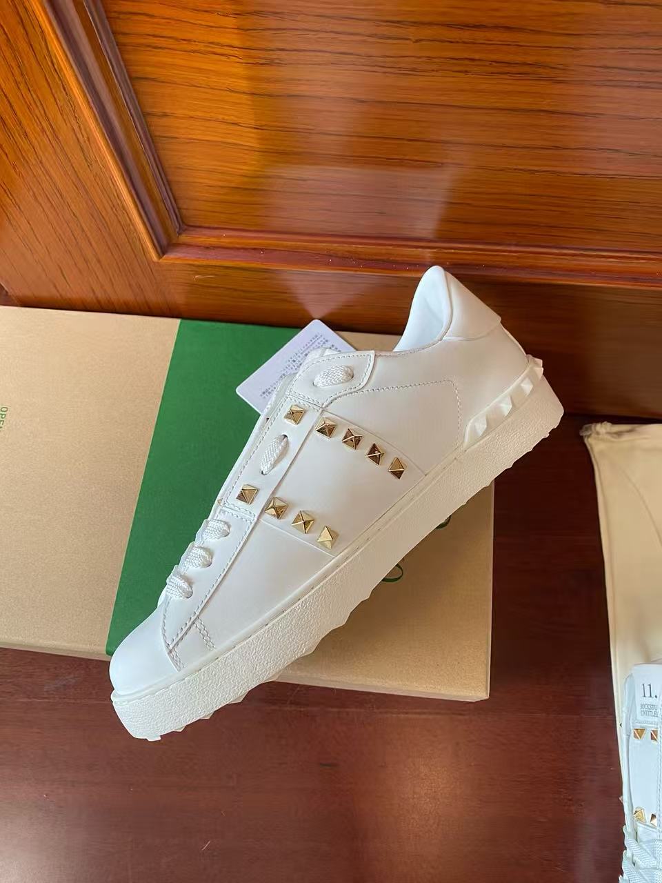 Valen Garavani Rockstud Untitled  Flap Sneaker White Calfskin