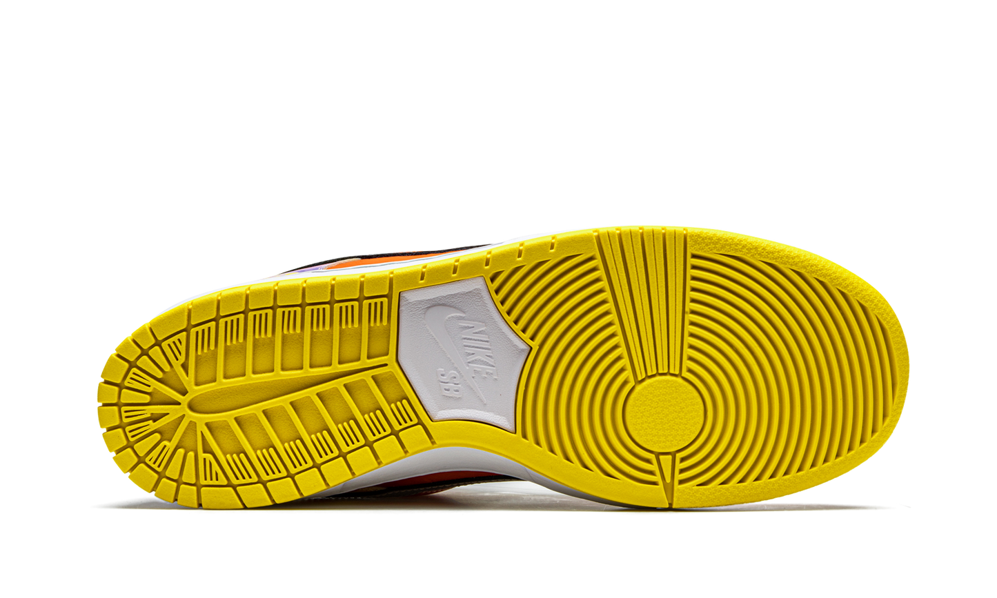 SB Dunk Low "Street Hawker" CV1628 800