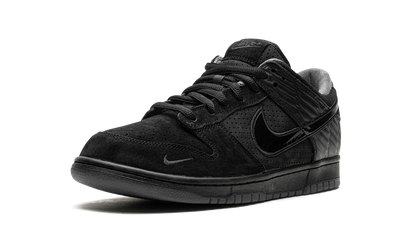 Dunk Low Black "Division Street - What The Duck Alternate" HV1470 001