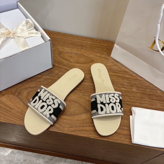 CD 26 Flat Sandals Miss Dior Canvas Cowhide 685462