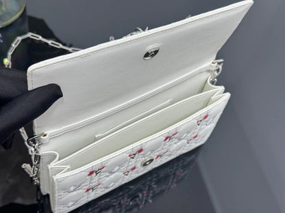 Dior 2026 Dioramour My Dior Bag 21cm White Lambskin 158285