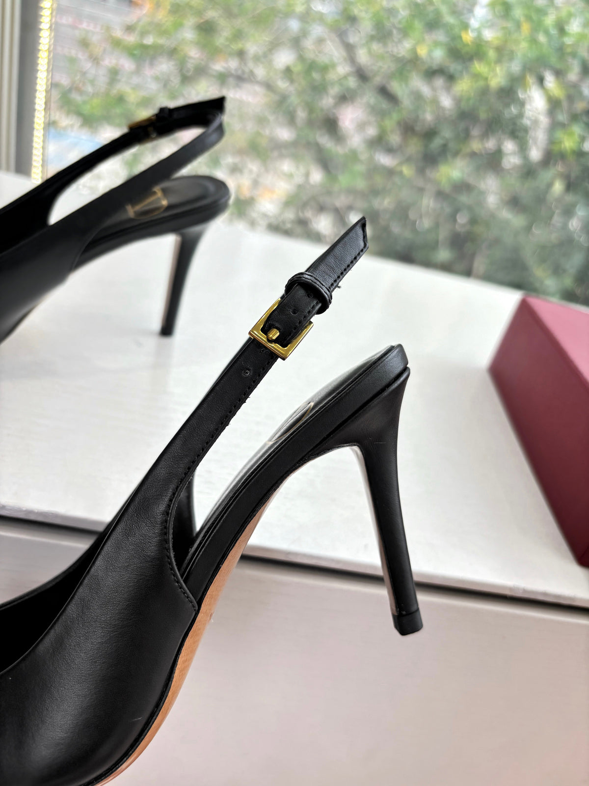 VT 26s Butterfly Slingback Black Leather 604041