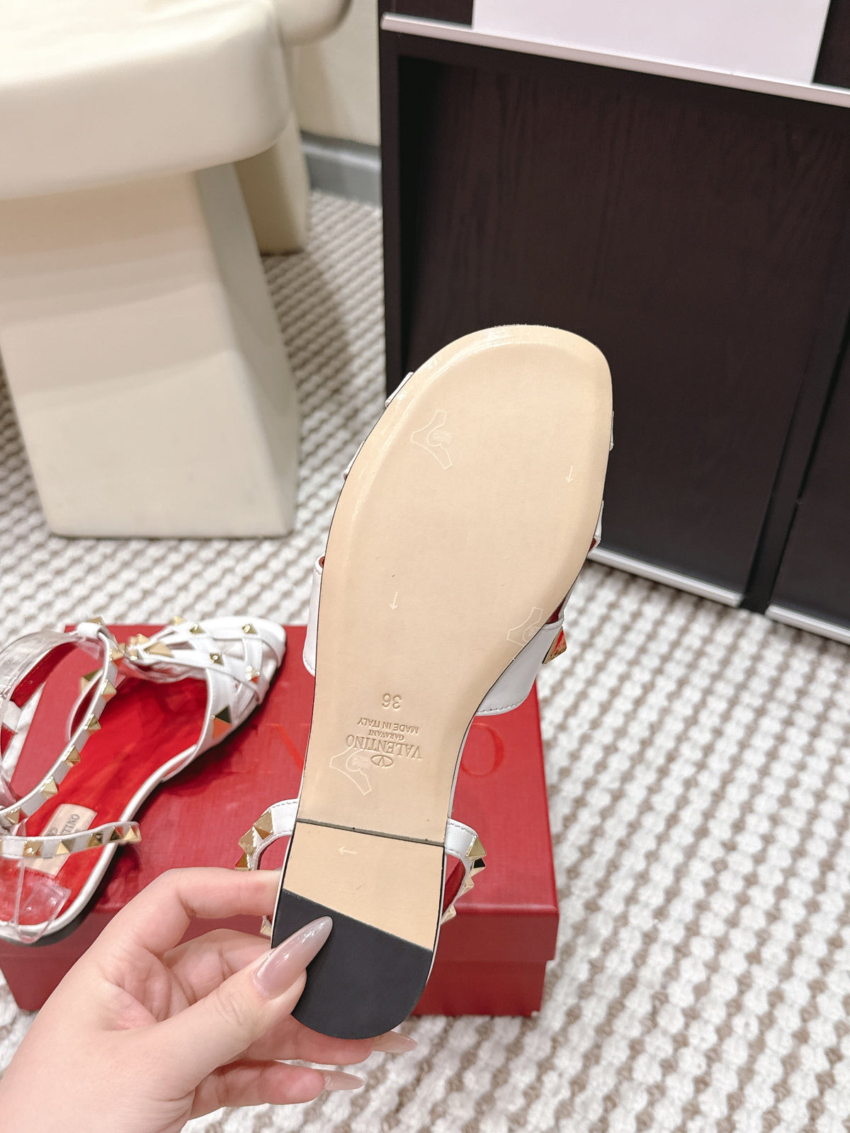 VT Studdy Leather Sandals White Sheepskin 659267