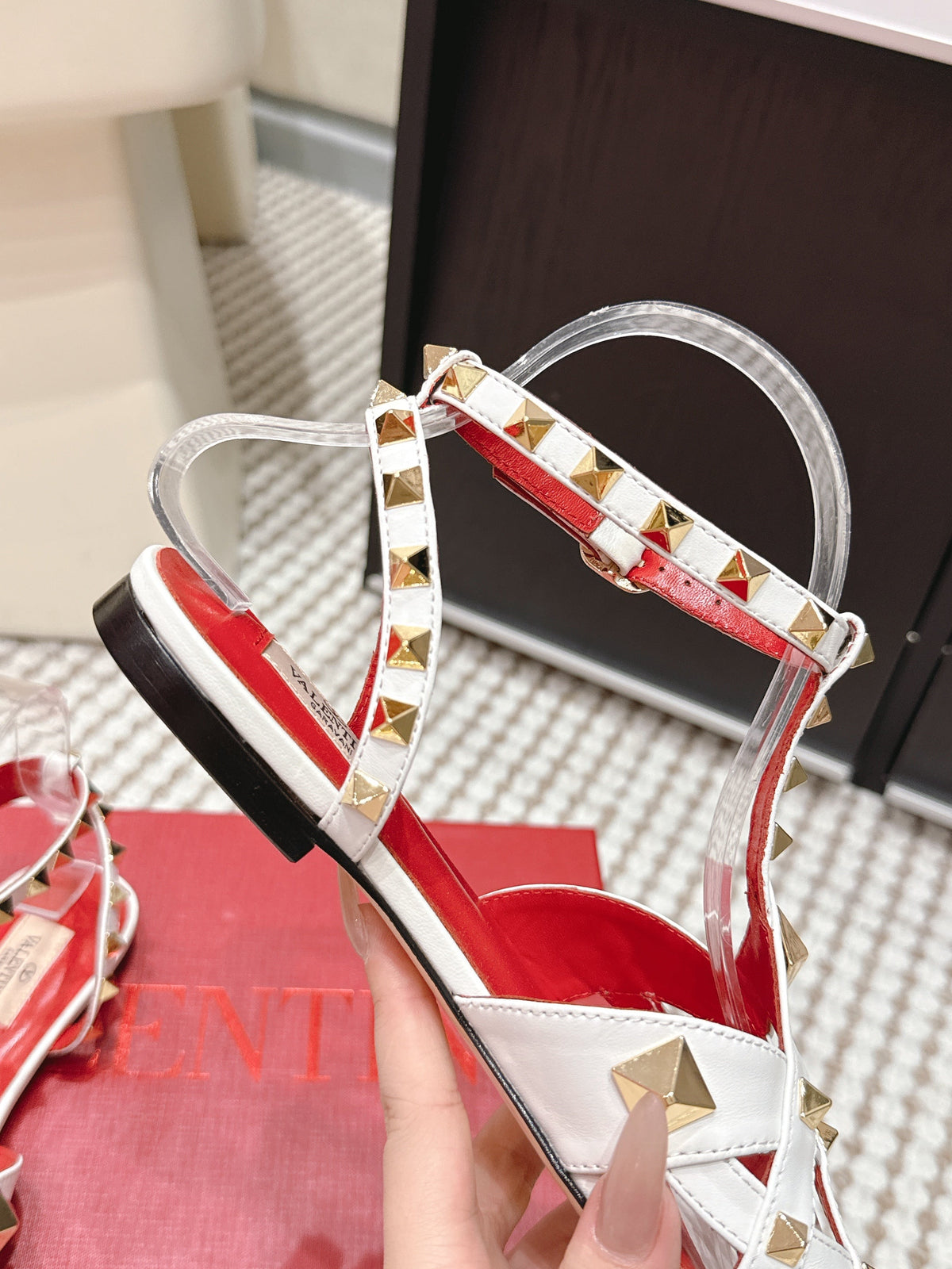 VT Studdy Leather Sandals White Sheepskin 659267